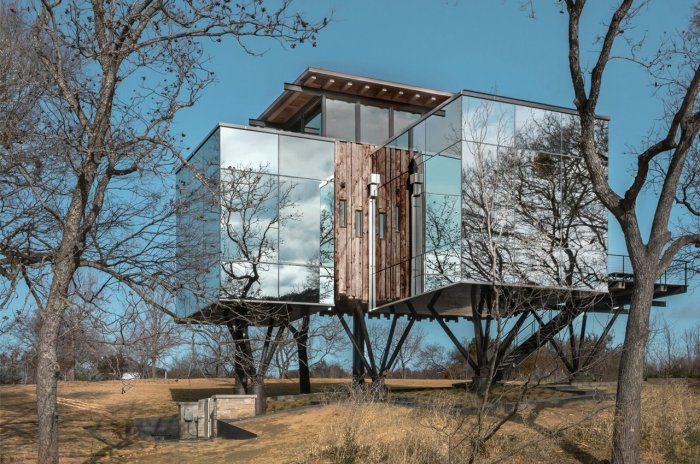 Floating treehouses